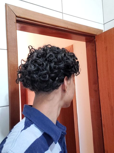 Curry Hair, Low Taper Fade Curly Hair, Low Fade Curly Hair, 2c Hair, Taper Fade Curly Hair, Low Taper Fade, Men Haircut Curly Hair, Short Grunge Hair, Taper Fade Haircut