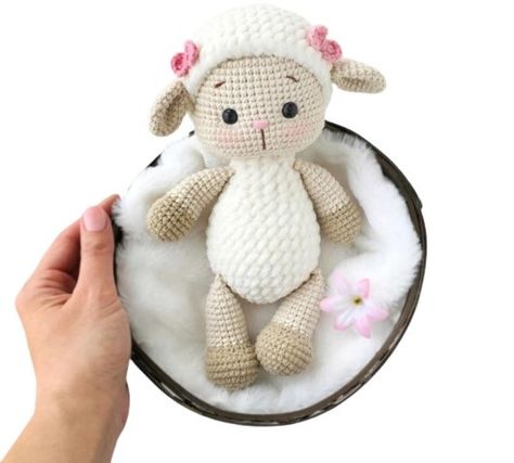 Amigurumi Sheep Free Crochet Pattern - Amıgurum.com Crochet Lamb Pattern, Hantverk Diy, Sheep Pattern, Amigurumi Minta, Crochet Sheep, Crochet Animals Free Patterns, Free Amigurumi Patterns, Crochet Animal Patterns, The Sheep