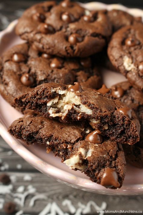 These Double Chocolate Coconut Cookies have a delicious chewy coconut filling. If you love chocolate dipped macaroons, you'll want to try this cookie recipe. Macaroon Filling, Chocolate Coconut Cookies, Coconut Cookie, Coconut Cookies Recipes, Coconut Filling, Chocolate Macaroons, Chocolate Cookie Dough, Macaron Cookies, Double Chocolate Chip Cookies