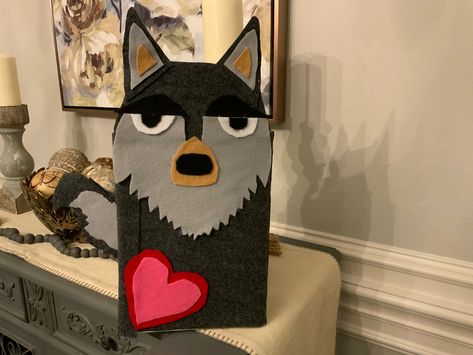 Wolf Valentines Box Ideas, Kids Valentine Boxes, Valentine Day Boxes, Valentines School, Valentine Box, Valentines Party, Valentines For Kids, Gift Giving, Diy Crafts For Kids