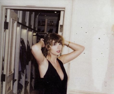 Taylor Swift — polaroid from Reputation Magazine Swift Photo, I'm With The Band, Taylor Swift Wallpaper, Swift 3, Long Live Taylor Swift, Live Taylor, Taylor Swift Pictures, Taylor Alison Swift, Lady And Gentlemen