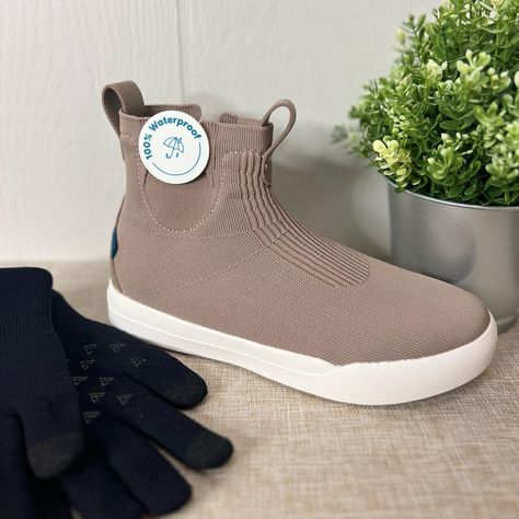 W E E K E N D 🤍 C H E L S E A The Weekend Chelsea boot in Shittake brown has arrived and it’s nothing short of lovely! The Weekend Chelseas provide higher waterproof coverage. Made with a 4-way stretchy knit and an ultra-light rubber sole, they’re your rain boot and everyday shoe rolled into one. Features: 100% Waterproof Lightweight cushioned and High Traction Rubber Sole Breathable 4-way STrethc Knit Cloud like Comfort Vegan Materials Easy Vegan Leather Pull-Tabs Midsole Flex Point fo... Everyday Shoe, Everyday Shoes, Rain Boot, Leather Pulls, Chelsea Boot, Easy Vegan, The Weekend, Rain Boots, Chelsea Boots