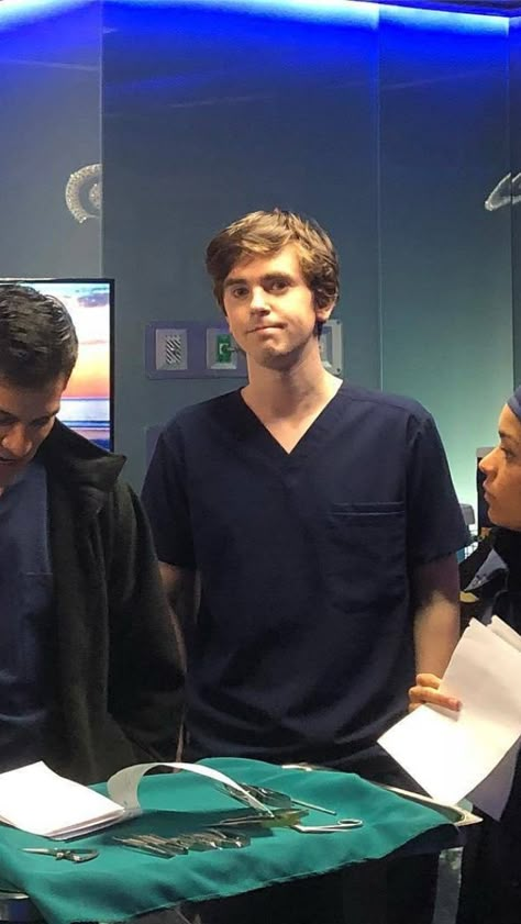 When you don’t know how to pose for a picture Claire Browne, Good Doctor Cast, Good Doctor Series, The Good Dr, Antonia Thomas, Shaun Murphy, Food Doctor, The Good Doctor, Freddie Highmore