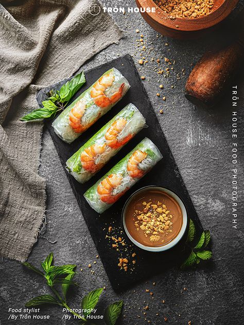 Food Plating Design, Vietnamese Spring Rolls Recipe, Graphic Design Food, Thai Food Photography, Asian Food Photography, Creative Campaign, Dark Food Photography, Viet Food, Vietnam Food