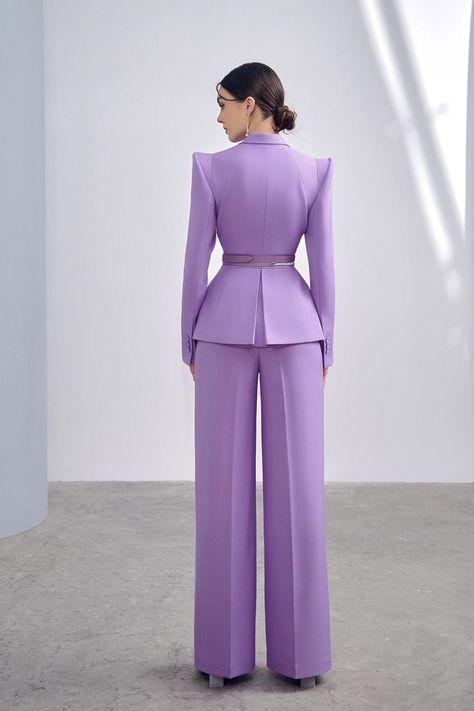 Lilac Suits Women, Purple Two Piece Outfit, Purple Suit Women, 2piece Outfits, Chic Dress Classy, Classy Suits, Corporate Outfits, Elegant Dresses Classy, Woman Suit Fashion