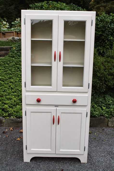 Elizabeth & Co.: Classic Red & White Cabinet Vintage Kitchen Cabinets, Classic Cabinets, Primitive Cabinets, Hoosier Cabinets, Hoosier Cabinet, A Year In Review, Vintage Cupboard, White Cabinet, Moving To Florida