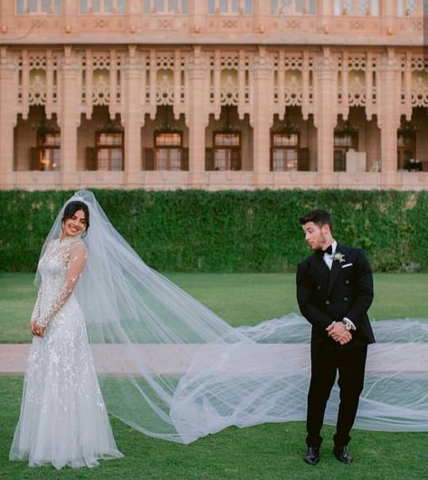 Priyanka Chopra Wedding, بريانكا شوبرا, Christian Wedding Ceremony, Long Veil Wedding, Celebrity Wedding Dresses, Celebrity Wedding, Long Veil, Stunning Wedding Dresses, Christian Wedding