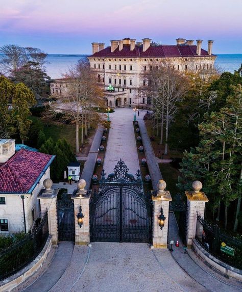 The Breakers Mansion, Wealthy Wedding, Mafia Mansion, Breakers Mansion, The Breakers Newport, Newport Mansions, American Mansions, Salve Regina, Vanderbilt Mansions