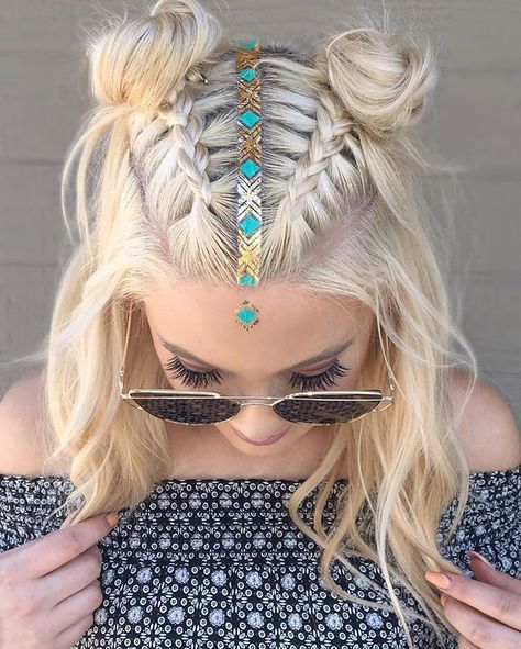 Flash tats, braids, and space buns Fulani Hairstyles, Edm Outfit, Work Hair, Fulani Braids, Fun Hair, Fantasy Hair, Penteado Cabelo Curto, Festival Hair, Short Hair Updo