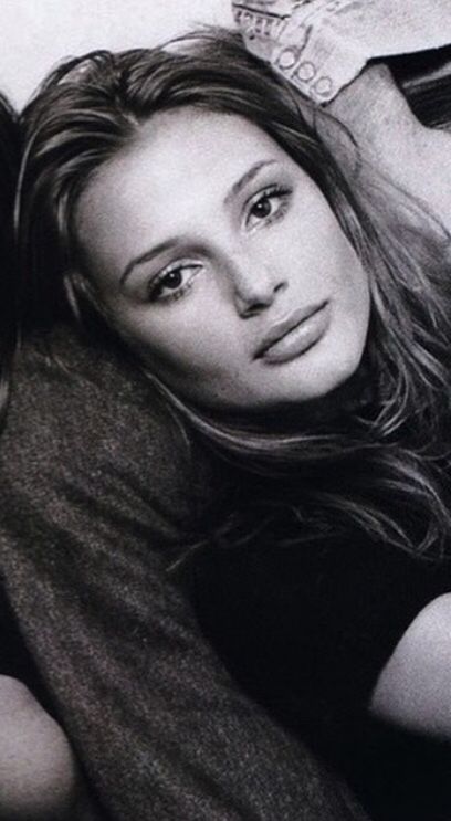 1990s Supermodels, Bridget Hall, 90s Supermodels, 90s Models, Linda Evangelista, Beauty Goals, Cindy Crawford, Vintage Portraits, Model Life