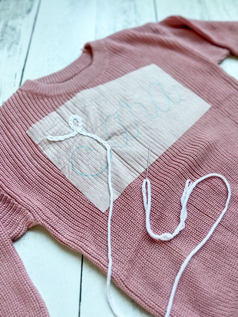 Embroidery With Yarn Stitches, Diy Chunky Embroidered Sweater, Sweater Letter Embroidery, Knit Embroidery Sweater Name, Name Stitched Sweater, Sewing Name On Sweater, Embroidery On Knit Blanket, How To Hand Embroidery Sweatshirt, Chunky Hand Embroidery