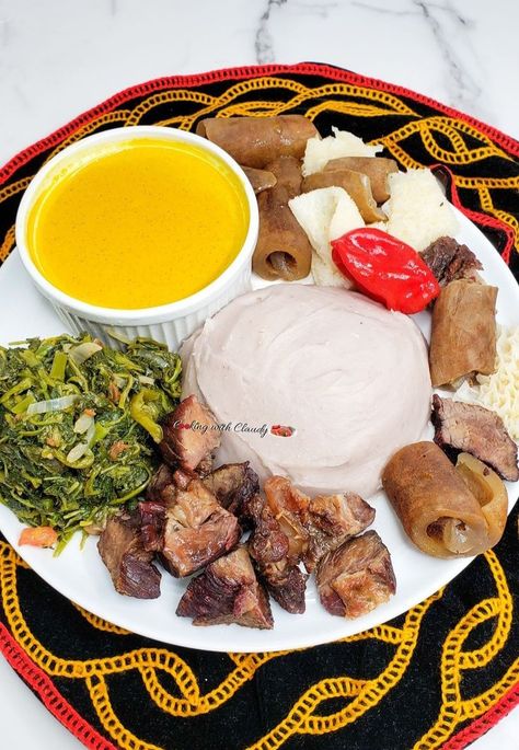 Cameroon Recipes, Cameroon Food, Vegetable Oil Substitute, Boiled Beef, Roast Fish, Africa Food, Spice Mix, Food Garnishes, Food Culture