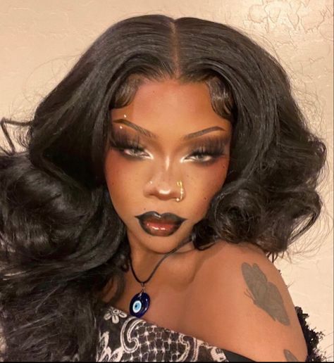 Black Women Goth Makeup, Black Woman Makeup Aesthetic, Vampire Makeup Halloween Black Women, Atl Make Up, Black Alt Makeup Looks, Black Goth Makeup Looks, Aesthetic Makeup Black Women, Face Make Up Halloween Women, Cute Unique Makeup Looks