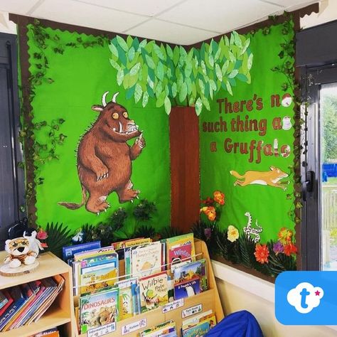 Classroom Reading Corner Ideas, Gruffalo Display, Preschool Insects Crafts, Book Corner Classroom, Book Corner Display, Nursery Display Boards, Reading Corner Ideas, Classroom Reading Corner, Primary Classroom Displays