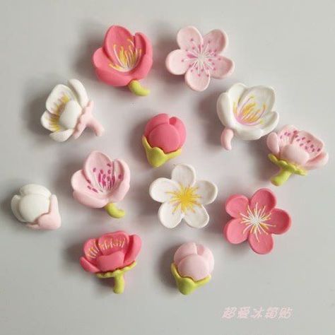 How to Make Beautiful Air Dry Clay Magnets: Step-by-Step Guide Air Dry Clay Charm Ideas, Air Dry Clay Magnets Diy Easy, Clay Magnets Easy, Easy Clay Creations, Mini Clay Magnets, Cute Magnets For Fridge, Clay Magnets Ideas, Mini Air Dry Clay Ideas, Polymer Clay Magnets Ideas