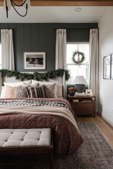 Unique Bedroom Furniture, Masculine Bedroom Decor, Black Bedroom Design, Guest Bedroom Design, Masculine Bedroom, Christmas Decorations Bedroom, Christmas Bedroom, Elegant Bedroom, Master Bedrooms Decor