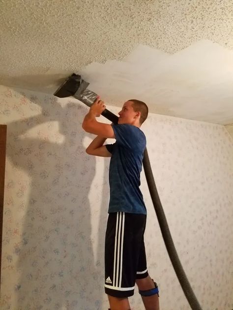 Popcorn Ceiling Makeover, Ceiling Makeover, Popcorn Ceiling Removal, Removing Popcorn Ceiling, Ceiling Texture, Popcorn Ceiling, Up House, Diy Home Repair, Updating House