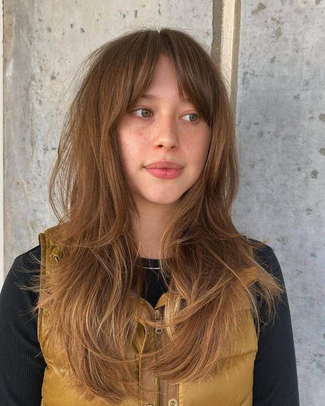 Bottleneck Bangs, Trendy Curtain Bangs, Bangs Styles, Feathered Hair Cut, Feathered Bangs, Choppy Bangs, Haircuts For Wavy Hair, How To Style Bangs, Day Spa