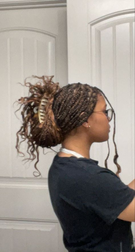 protective hairstyles braids. dope hairstyles. box braids hairstyles for black women. Clip Hairstyles With Braids, Claw Clip Hairstyles, Hair Clip Hairstyles, Hairstyles With Braids, Cute Natural Hairstyles, Cute Braided Hairstyles, Cute Box Braids Hairstyles, Protective Hairstyles Braids, Clip Hairstyles