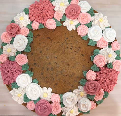 Boho Cookie Cake, Floral Cookie Cake, Baby Shower Cookie Cake, Pink Cookie Cake, Flower Cookie Cake, Frosting Designs, Cookie Cake Ideas, Dessert Inspiration, Pull Apart Cupcake