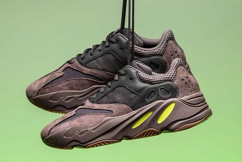 'Mauve' Yeezy BOOST 700s for Everyone? EU Stock Numbers Revealed Yeezy 700 Mauve, Kanye West Adidas Yeezy, Timberland Heels, Adidas Yeezy 700, Sneakers Luxury, Fashionable Snow Boots, Yeezy 700, Man Fashion, Buy Shoes Online