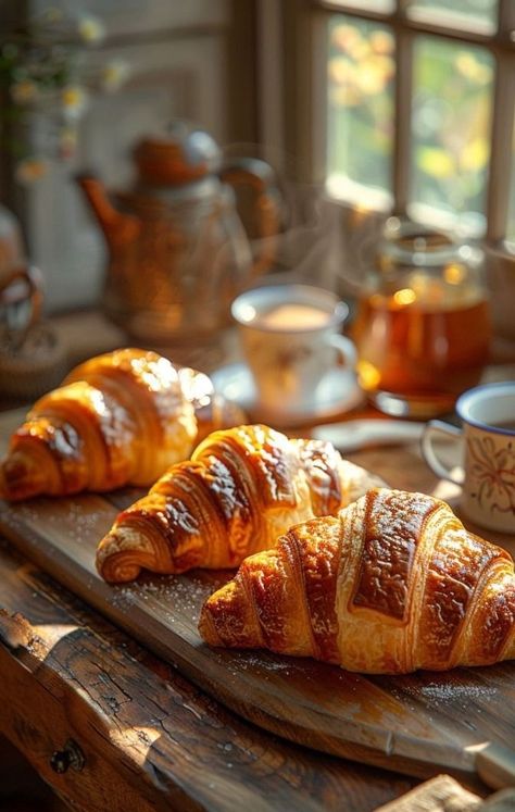 Croissant Photography, Morning Croissant, Bread Photography, Croissant Sandwich, Breakfast Photography, Croissant Recipe, Food Mood, Freshly Baked, Pretty Food