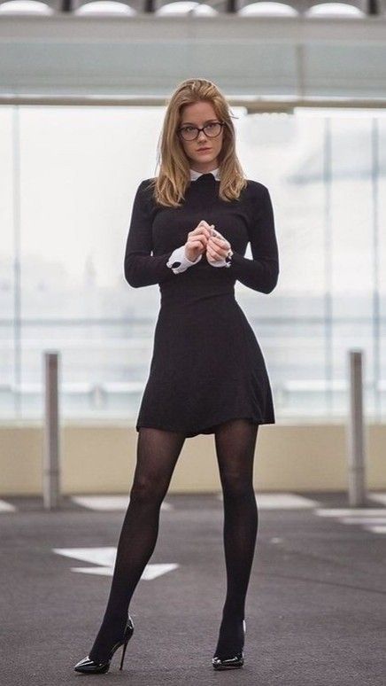 Secretary Outfits, Woman In Black, Black Pantyhose, Fashion Tights, Pin Up, A Woman, Girl Fashion, High Heels, Fashion Inspo