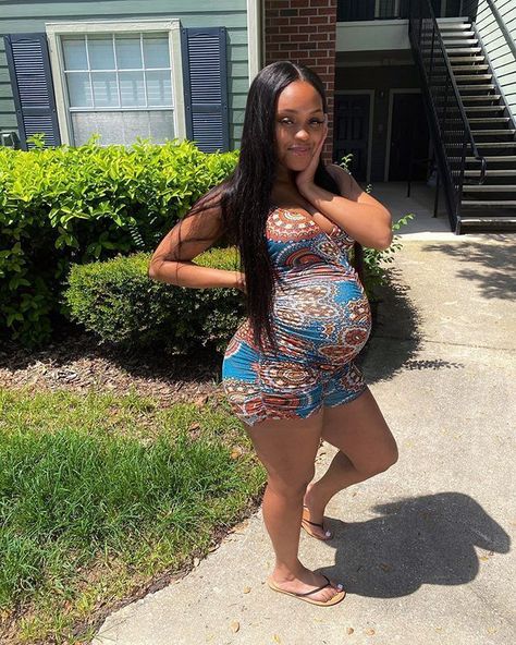 Pregnancy Slay, Summer Pregnancy Outfits, Cute Pregnancy Pictures, Pregnancy Goals, Baby Bump Style, Big Mama, Preggo Fashion, Pretty Pregnant, Mommy Outfits