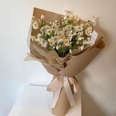 Art Tattoo Ideas, Daisy Bouquet, Boquette Flowers, Flower Bucket, Flowers Bouquet Gift, Flower Packaging, Bouquet Arrangements, Beautiful Bouquet Of Flowers, Beautiful Flower Arrangements