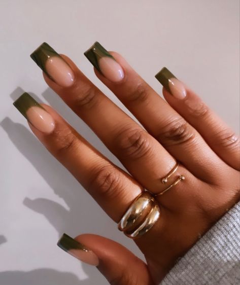 Fall Nail Inspo Medium Length, Shortie Fall Nails, Fall Transition Nails 2023, Short Fall Nail Sets, Short Olive Green Nails Designs, Fall Short Nails 2023, Short Acrylic Nails Designs Fall, Medium Square Nails Designs Fall, Fall Nails 2023 Square