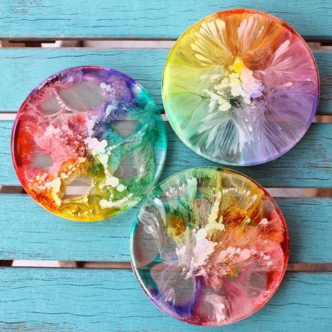 Resin Agate, Copper Coasters, Ninja Stars, Rainbow Project, Clear Casting Resin, Coasters Diy, Amazing Resin, Agate Slices, Alcohol Ink Crafts