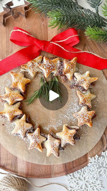 Puff Pastry Nutella, Nutella Star, Nutella Puff Pastry, Party Boards, Christmas Pastries, Star Wreath, Trace A, Nutella Cookies, Festive Desserts