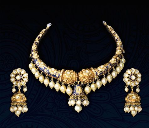 Navratan Jewellery, Hasli Necklace, Gold And Pearls, Jewellery Diamond, Antique Jewelry Indian, Wedding Jewellery Collection, Bridal Fashion Jewelry, Indian Jewelry Sets, Polki Jewellery