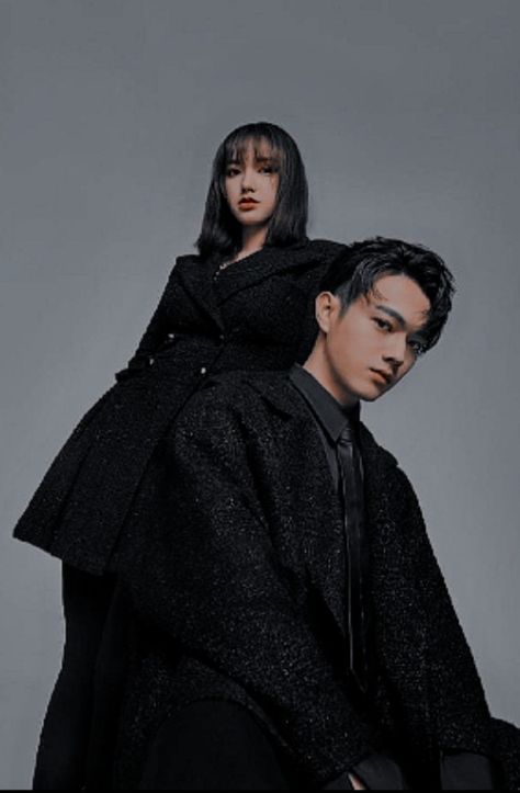 Male Female Photoshoot, Man And Woman Photoshoot, Female And Male Poses Together, Male And Female Photoshoot, Siblings Pose Reference, Duo Model Poses, Man And Woman Pose, Xu Kai And Cheng Xiao, Couple Model Poses