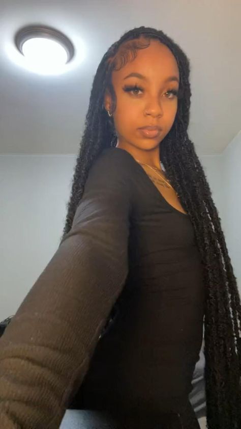 Baby Girl Hairstyles Curly, Big Box Braids Hairstyles, Faux Locs Hairstyles, Cute Box Braids Hairstyles, Protective Hairstyles Braids, Pretty Braided Hairstyles, Girls Hairstyles Braids, Dope Hairstyles, Locs Hairstyles