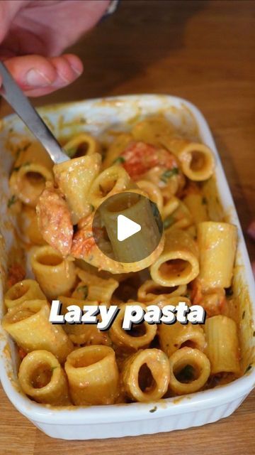 Vegan Tips on Instagram: ""GET The Complete Plant Based Cookbook - Over 200+ Delicious Vegan Recipes Including 30-day Meal Plans" =>> LINK IN BIO 🔗 @vegan.tipsvn

LAZY PASTA 🍝

By @fitgreenmind

I think boiling pasta doesn’t count as “cooking”!😼
RECIPE (1 serving, 20min prep time):
-165g cherry tomatoes
-1 small onion, sliced
-1 Tsp dried Italian herbs
-salt to taste
-olive oil to drizzle
-1 Tbsp balsamic vinegar
-1 Tbsp vegan cream
Add to a baking dish and bake or air fry at 190C/375F for 15mins.
Meanwhile cook 80-100g pasta.
Mash down all the baked stuff.
Stir in the pasta with basil and enjoy.

Comment ""😍"" if you want to try this!
.
.

#veganworldshare #veganyum #veganeatsplease #veganproblems #veganlover #vegantips #veganrecepies  #veganrules #veganhealthy #veganfeed #vegandinner Lazy Pasta Recipes, Lazy Pasta, Pasta With Basil, Boiling Pasta, Plantbased Recipes, Vegan Challenge, Italian Herbs, Easy Autumn Recipes, Vegan Cream