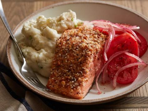 Everything Salmon, Best Baked Salmon, Cream Cheese Potatoes, Charred Broccoli, Salmon Filets, 30 Minute Dinners, Bagel Seasoning, Easy Meal Ideas, Cheese Potatoes