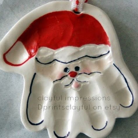 Happy-Go-Lucky: Santa Handprint Ornament - made using your childs (or anyone elses) handprint! too cute! Santa Handprint Ornament, Santa Handprint, Santa Klaus, Handprint Ornaments, Apartment Christmas, Navidad Diy, Groundhog Day, Santa Clause, Noel Christmas