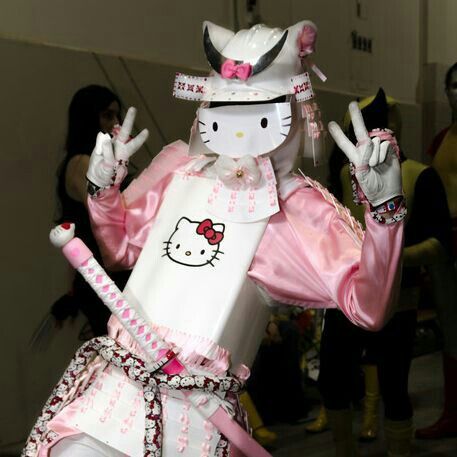 Subtle Halloween Costumes, Reference Models, Komi Shouko, Kitty Pictures, Hello Kitty Aesthetic, Samurai Armor, Hello Kitty Pictures, 웃긴 사진, Rilakkuma