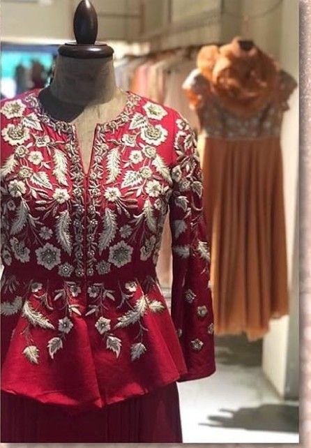 Peplum Blouse Indian, Silk Peplum Top, Mehandi Dress, Peplum Top Outfits, Indowestern Dresses, Jacket Lehenga, Special Outfits, Skirt Tops, Blouse Designs High Neck