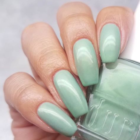 Green Manicure, Shellac Nail Colors, Mint Green Nails, Green Acrylic Nails, Acrylic Nail Shapes, Plain Nails, Manicure Colors, Green Nail Designs, Cat Nails