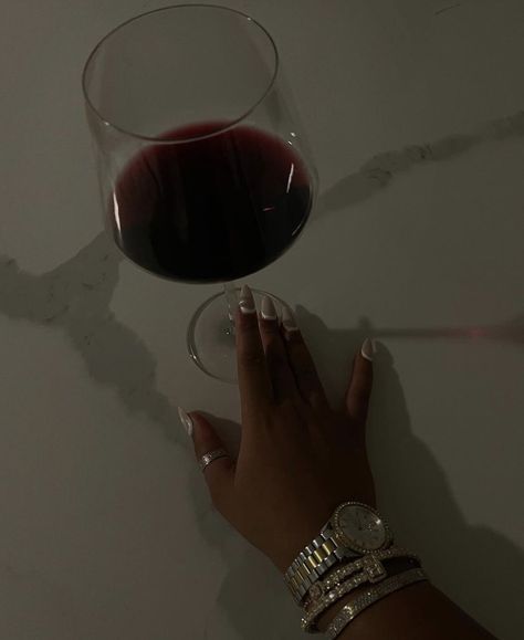 Women Drinking Wine, Swirl Couples, Luxury Lifestyle Fashion, Black Femininity, Gorgeous Engagement Ring, + Core + Aesthetic, Red Aesthetic, 2000s Fashion, Wine Drinks