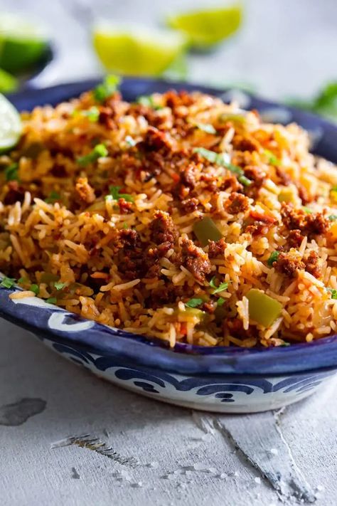 Arroz Con Chorizo (Mexican chorizo and rice) Chorizo And Rice, Chorizo Recipes Dinner, Mexican Chorizo, Chorizo Recipes, Mexican Rice, Cilantro Lime, Brown Rice, Recipes Dinner, Cilantro