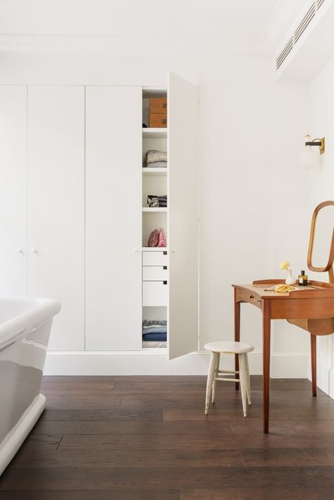 Archive Dive: Our 11 Favorite Built-in Storage Cabinets, Minimalist Edition Elizabeth Roberts, Street Townhouse, Brooklyn Style, Build A Closet, Best Bath, Minimalist Bathroom, Closet Doors, Indoor Outdoor Living, Closet Storage