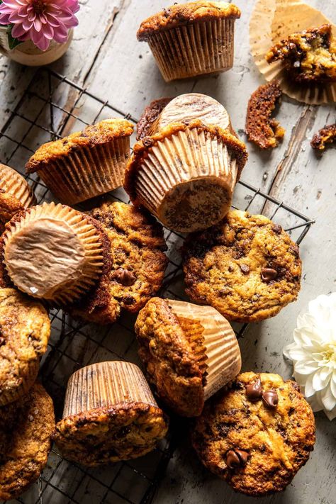 Gourmet Muffins, Muffin Photography, Brown Sugar Pop Tarts, Fall Muffins, Bakery Muffins, Sweets Ideas, Half Baked Harvest Recipes, Vanilla Muffins, Bakery Style Muffins