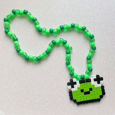 Perler Bead Kandi Necklace, Scene Kandi, Kandi Necklace, Frog Necklace, Diy Kandi, Kandi Kid, Iron Beads, Perler Beads Designs, Pony Beads