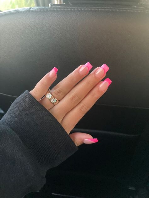 Bright Pink French Tip Nails, Beginner Nails, Nails Preppy, Sqaure Nails, Aesthetic Beach Sunset, Nail Inspo Summer, Square Gel Nails, Beach Sunset Aesthetic, Preppy Nails