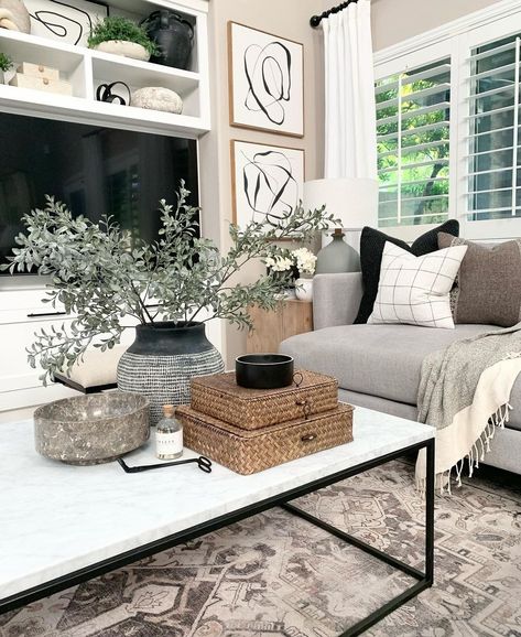 Comfy Living Room Decor, Candle Giveaway, Comfy Living Room, Decor Home Living Room, New Living Room, Neutral Decor, Dream House Decor, Front Room, Interior Design Inspiration