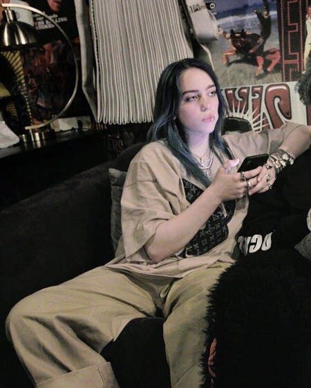 Billie Eilish Ex Boyfriend, Cute Messages For Girlfriend, Billie Eilish Outfits, Message For Girlfriend, Kind Person, My Kind Of Woman, Cute Messages, Ex Boyfriend, She Song