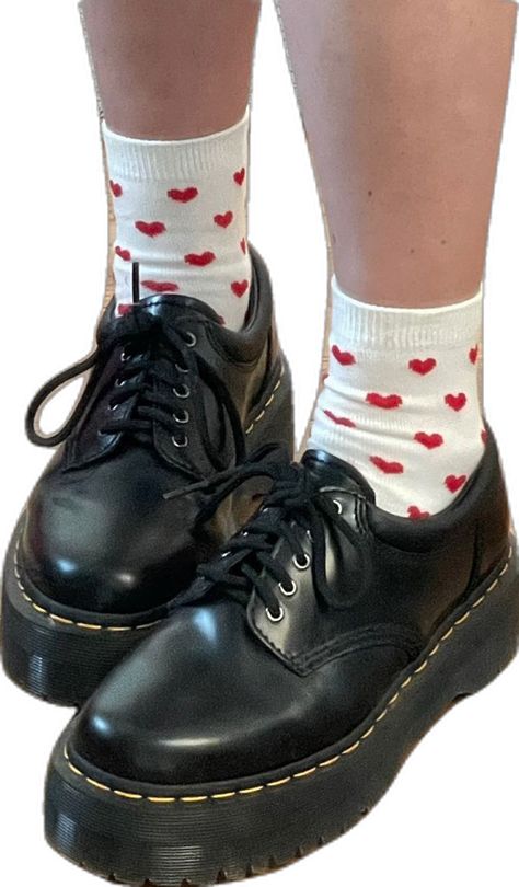 Red Heart Socks, Addicted For Now, Downtown Girl Style, Style Doc Martens, Black Leather Combat Boots, Heart Socks, Leather Combat Boots, Downtown Girl, Doc Marten Oxford